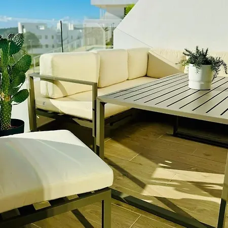 Apartment 80 *